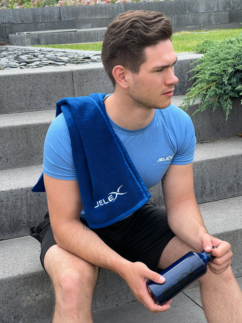 JELEX "100FIT" Sportowy ręcznik z kieszonką na zamek błękit królewski